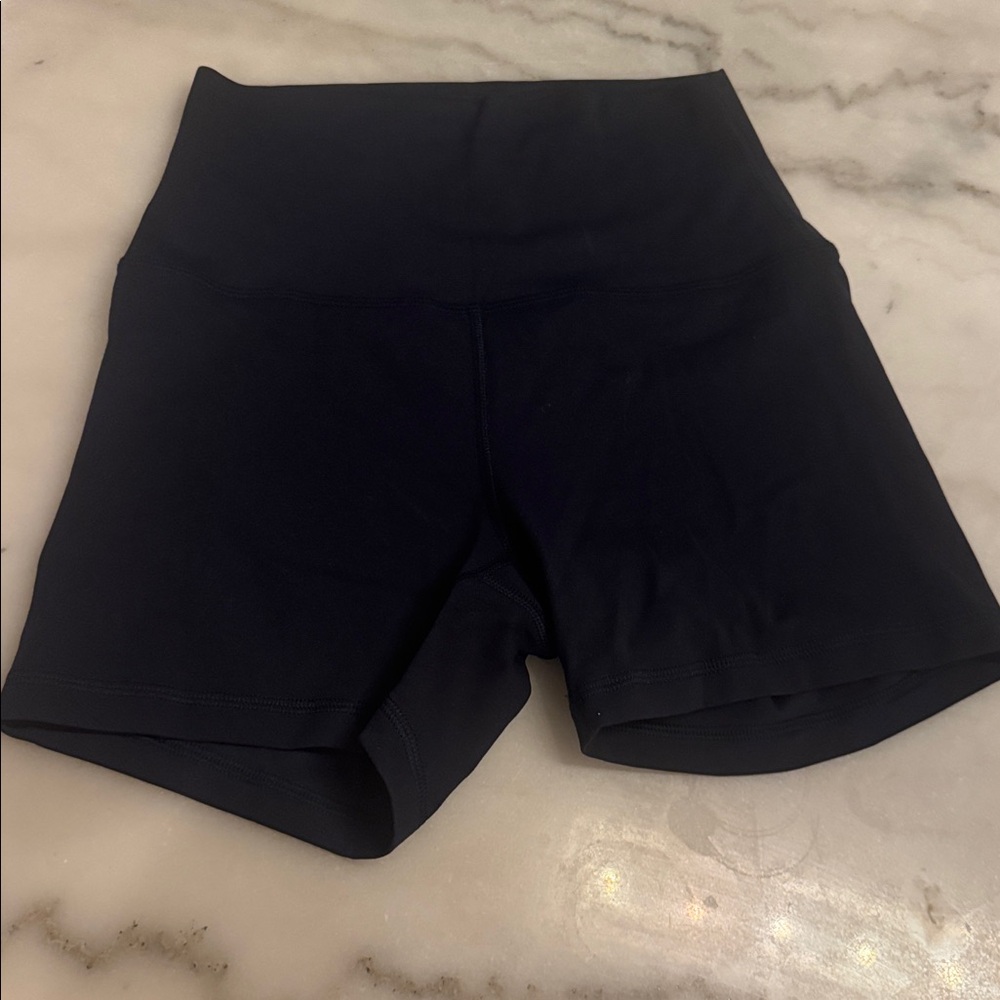 CRZ Yoga Small Inkwell 4” High-Waisted Shorts